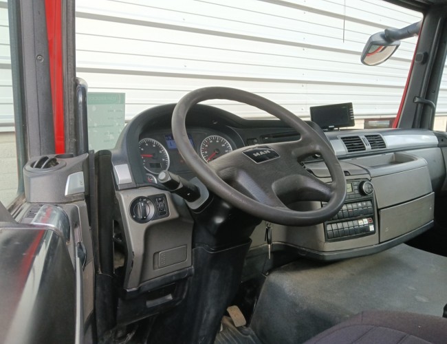 MAN TGS 35.360 8x2 - Machine transporter, loading ramp, tow truck 6.2T. winch TT 4860