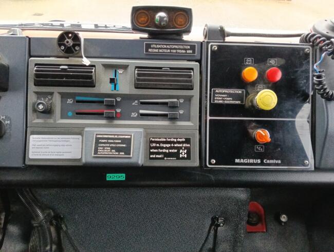 Unimog U 5000 Mercedes Benz -4x4 - (type 437.4) 4000 ltr -Lier, Winch -Feuerwehr Doppelkabine,Uberrollkafig - Camiva TT 4889