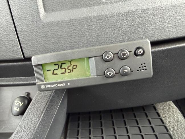 Volvo FL 12.210 Koel/Vries -Thermo King v-500 - D-hollandia Laadklep 1500KG - Smart tacho - Airco - 2 compartimenten TT 4997