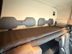 Mercedes-Benz Actros 1830 4x2 - Slaapcabine -Dhollandia Laadklep 6.000 kg - Euro 6 - Schuifzeil - Schuifdak - Automaat  - Airco TT 5011