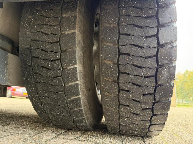 Mercedes-Benz Actros 1830 4x2 - Slaapcabine -Dhollandia Laadklep 6.000 kg - Euro 6 - Schuifzeil - Schuifdak - Automaat  - Airco TT 5011