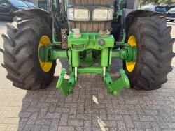 John Deere 6320 4x4 - Stage II - Handgeschakeld - Airco - PTO - Fronthef - 3x DW ventiel + 2x DW ventiel TT 5015